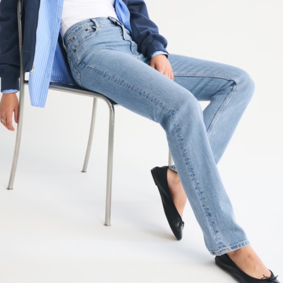 Abercrombie Curve Love Ultra High Rise 90s Straight Jean (Size 25) - Picture 7 of 10